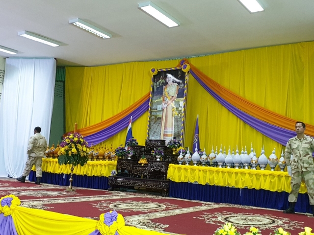 วันเฉลิมพระชนมพรรษา สมเด็จพระนางเจ้าฯ พระบรมราชินี 